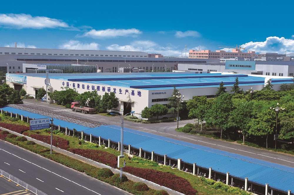 铝模板生产车间外景.jpg