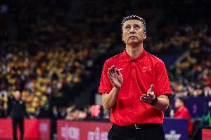 媒体人：双方都志在练兵 郭导若真想赢不会在被追平后不调整阵容